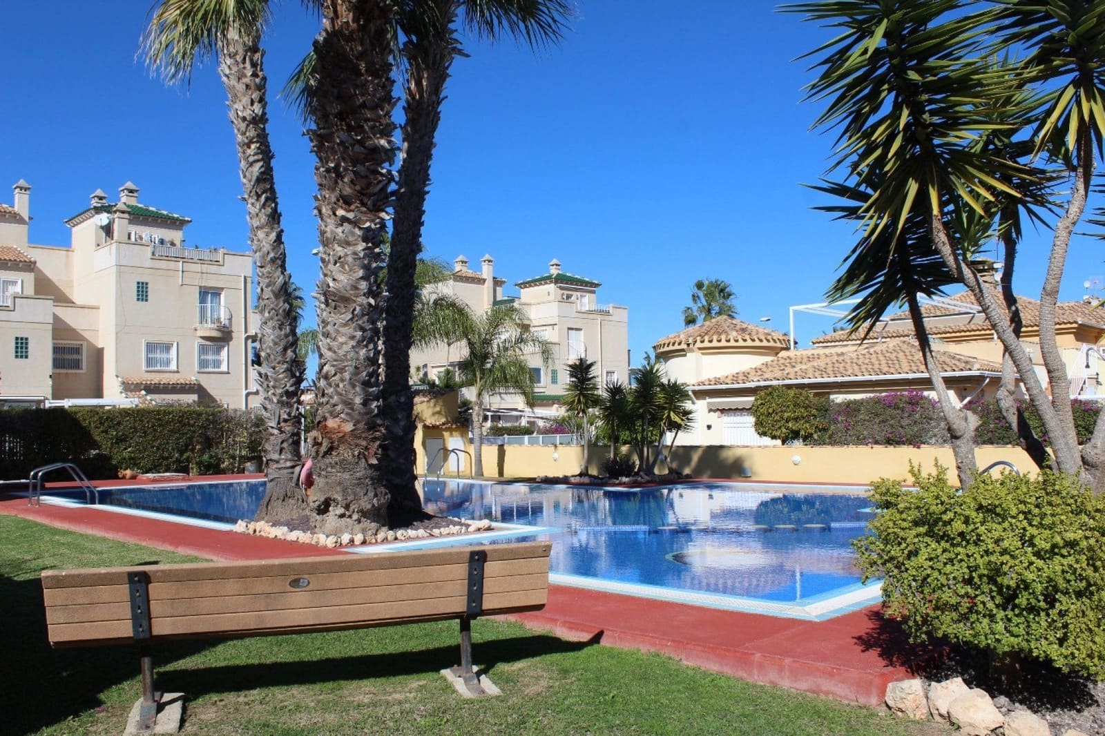 3 sovrum Semi-fristående Villa till salu i Orihuela Costa med pool garage - 235 000 € (Ref: 9807676)