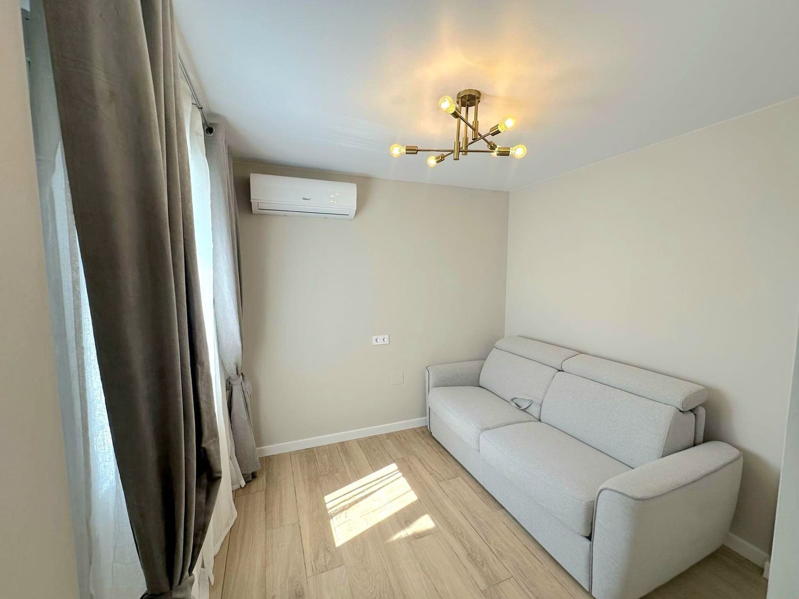 2 Zimmer Bungalow zu verkaufen in Torrevieja mit Pool Garage - 170.000 € (Ref: 9817023)