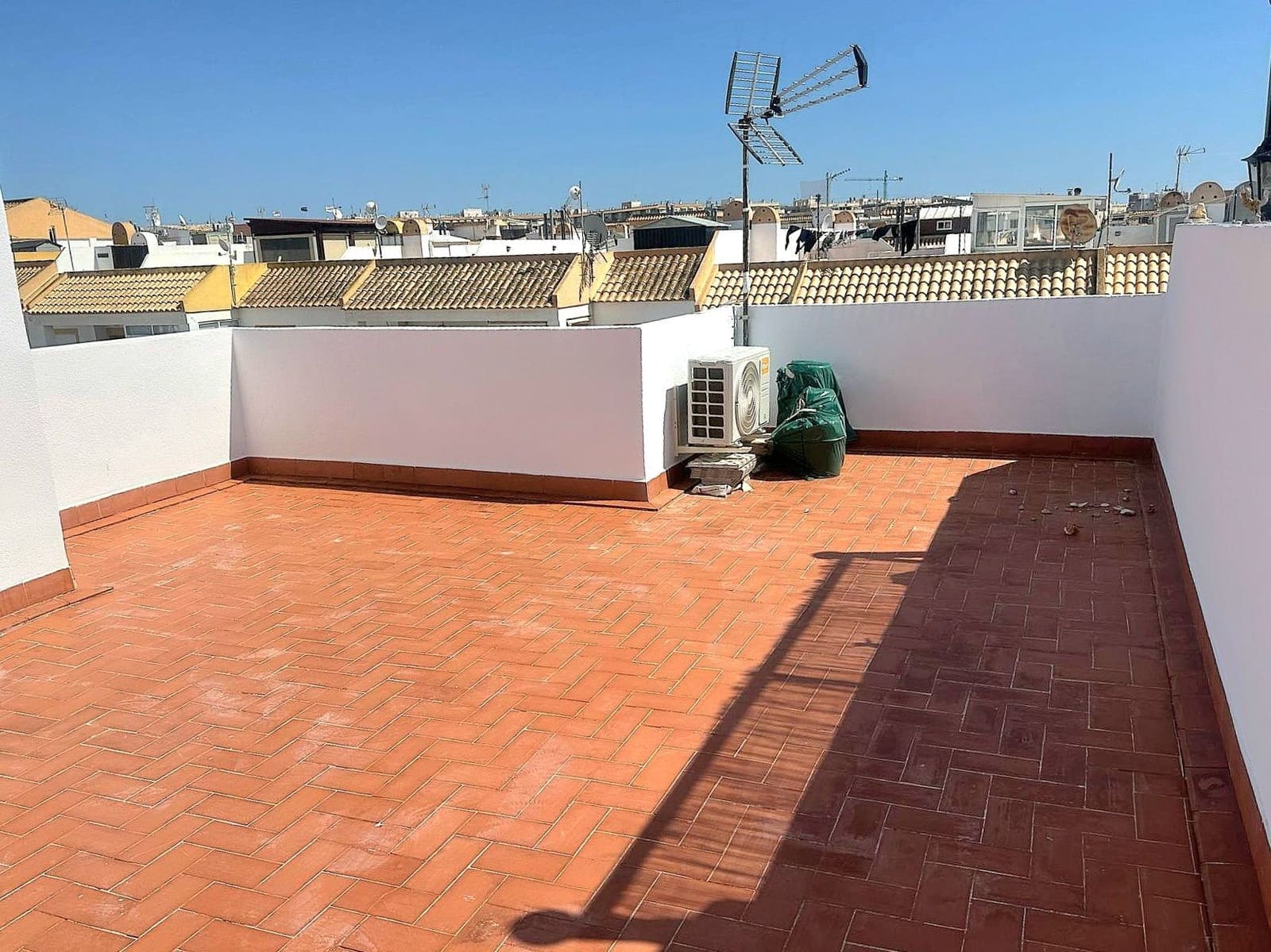 2 Zimmer Bungalow zu verkaufen in Torrevieja mit Pool Garage - 170.000 € (Ref: 9817023)