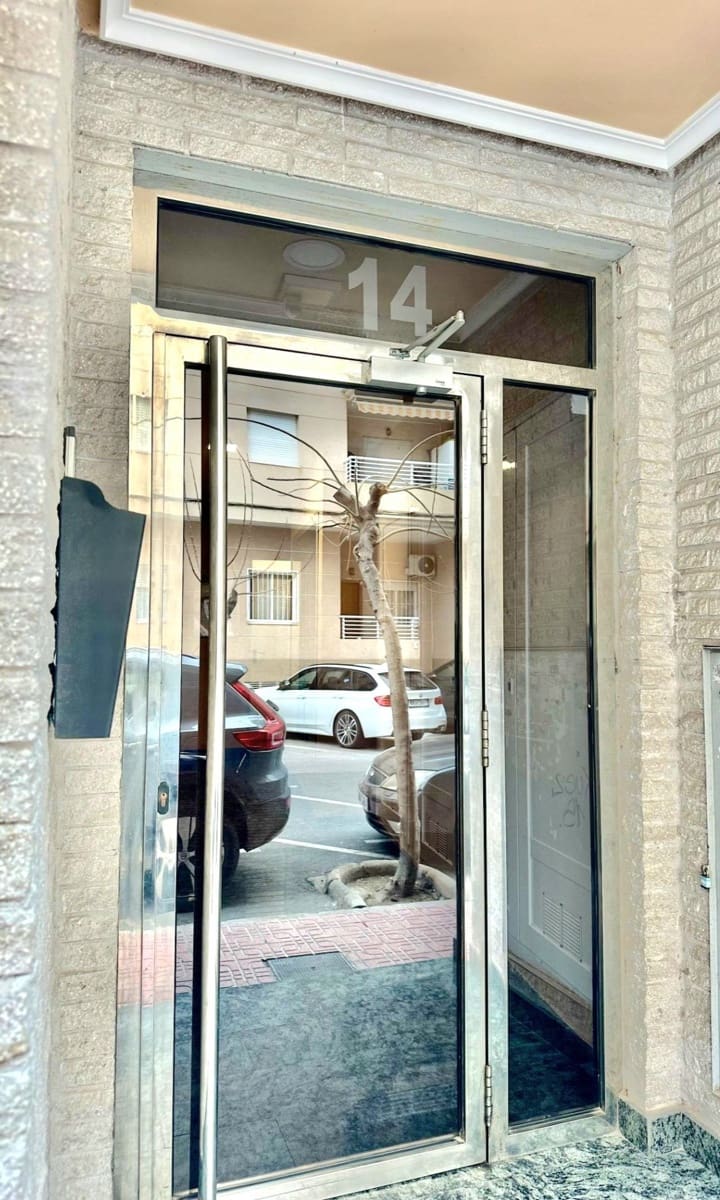 2 soverom Leilighet til salgs i Torrevieja - € 145 000 (Ref: 9824725)