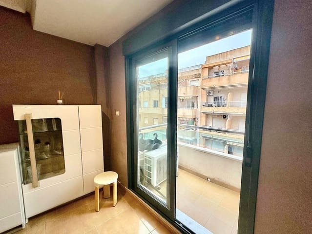 2 bedroom Apartment for sale in Torrevieja - € 145,000 (Ref: 9824725)