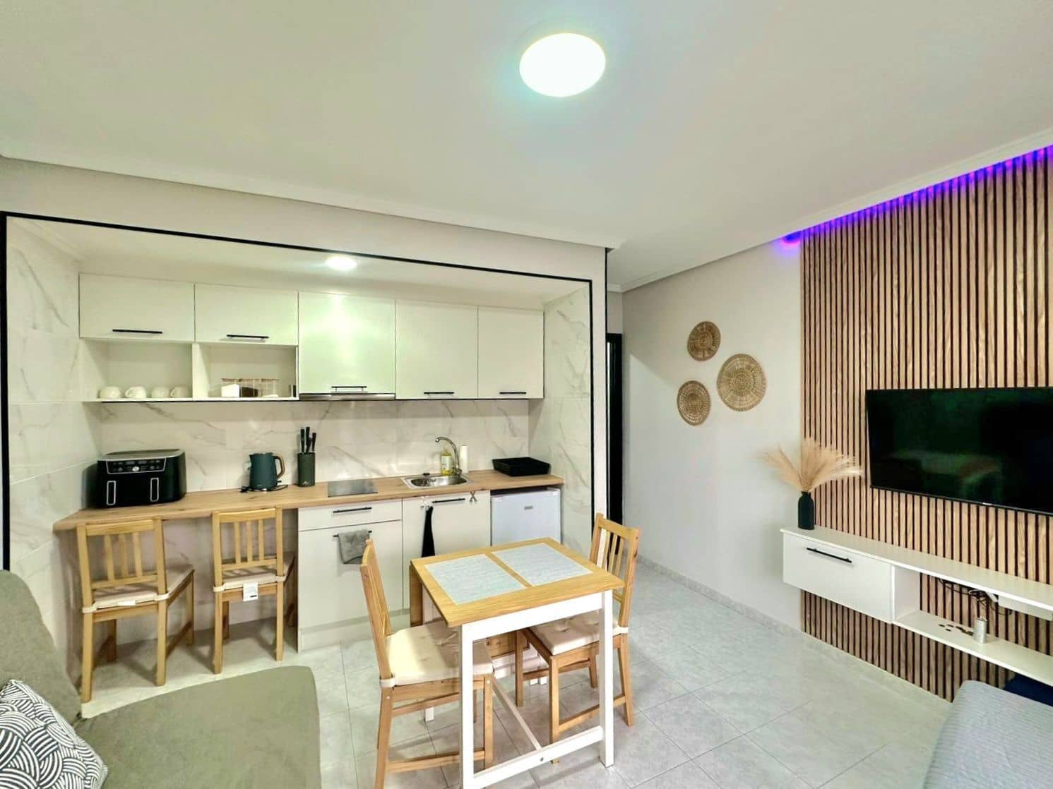 Estudio en Torrevieja en venta con piscina - 90.000 € (Ref: 9826181)