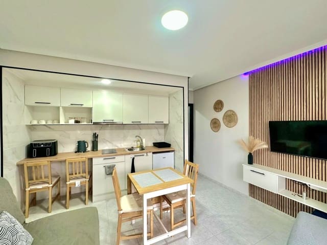 Studio til salgs i Torrevieja med svømmebasseng - € 90 000 (Ref: 9826181)