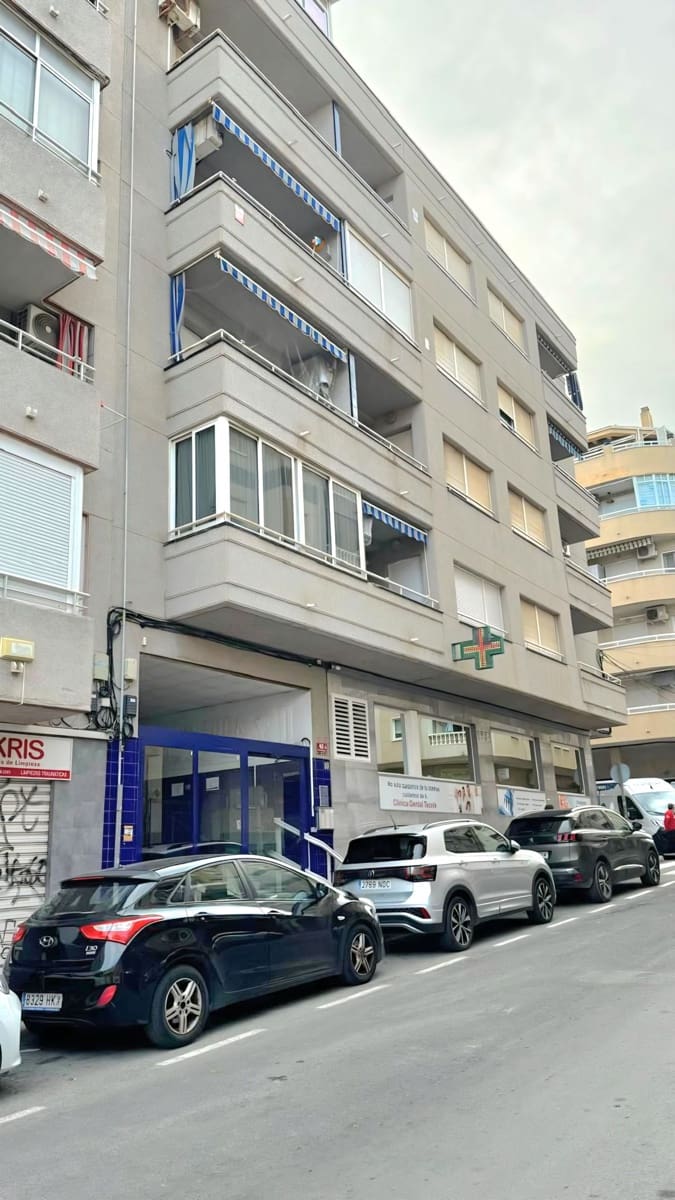 2 sypialnia Apartament na sprzedaż w Torrevieja - 142 000 € (Ref: 9826182)