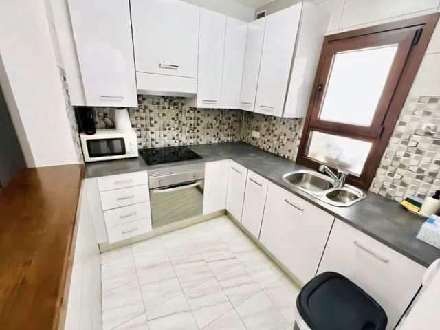 4 Zimmer Haus zu verkaufen in Torrevieja - 183.000 € (Ref: 9833301)