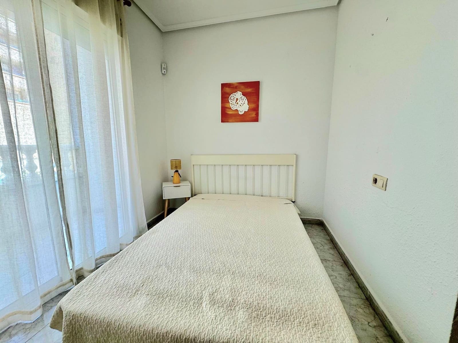 Apartamento de 2 habitaciones en Torrevieja en venta - 129.000 € (Ref: 9835253)