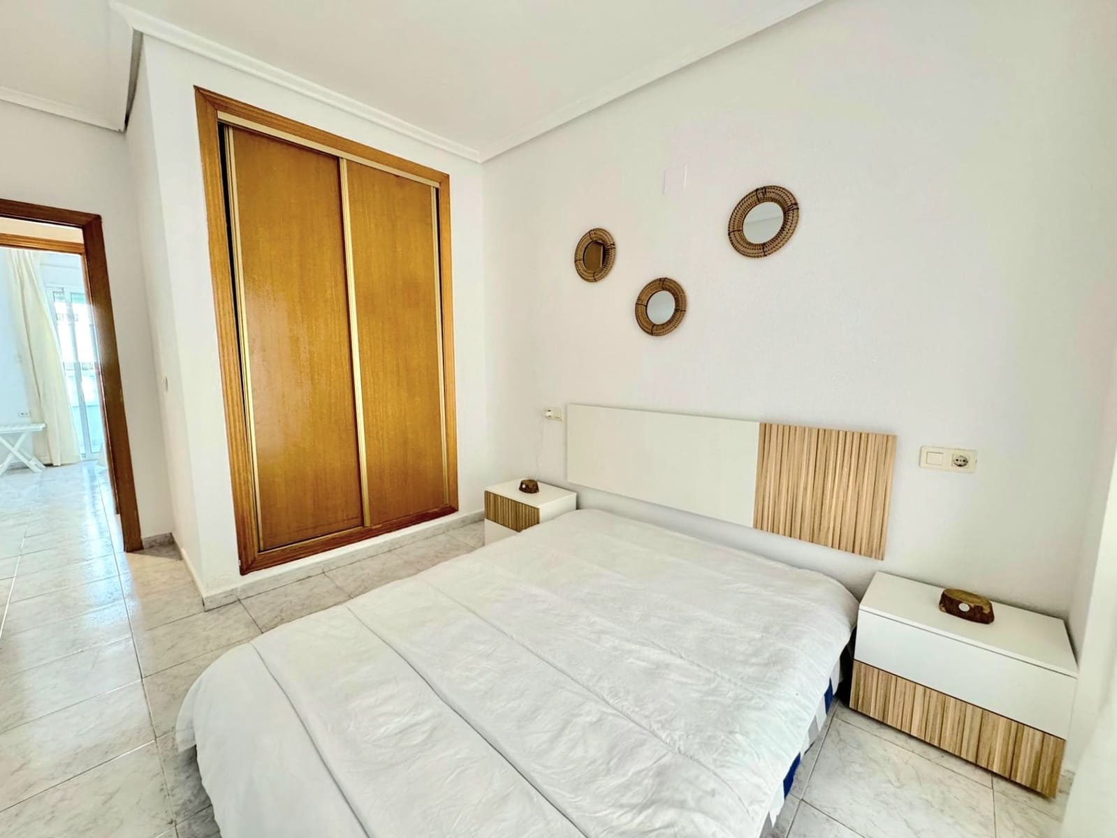 Apartamento de 2 habitaciones en Torrevieja en venta - 129.000 € (Ref: 9835253)