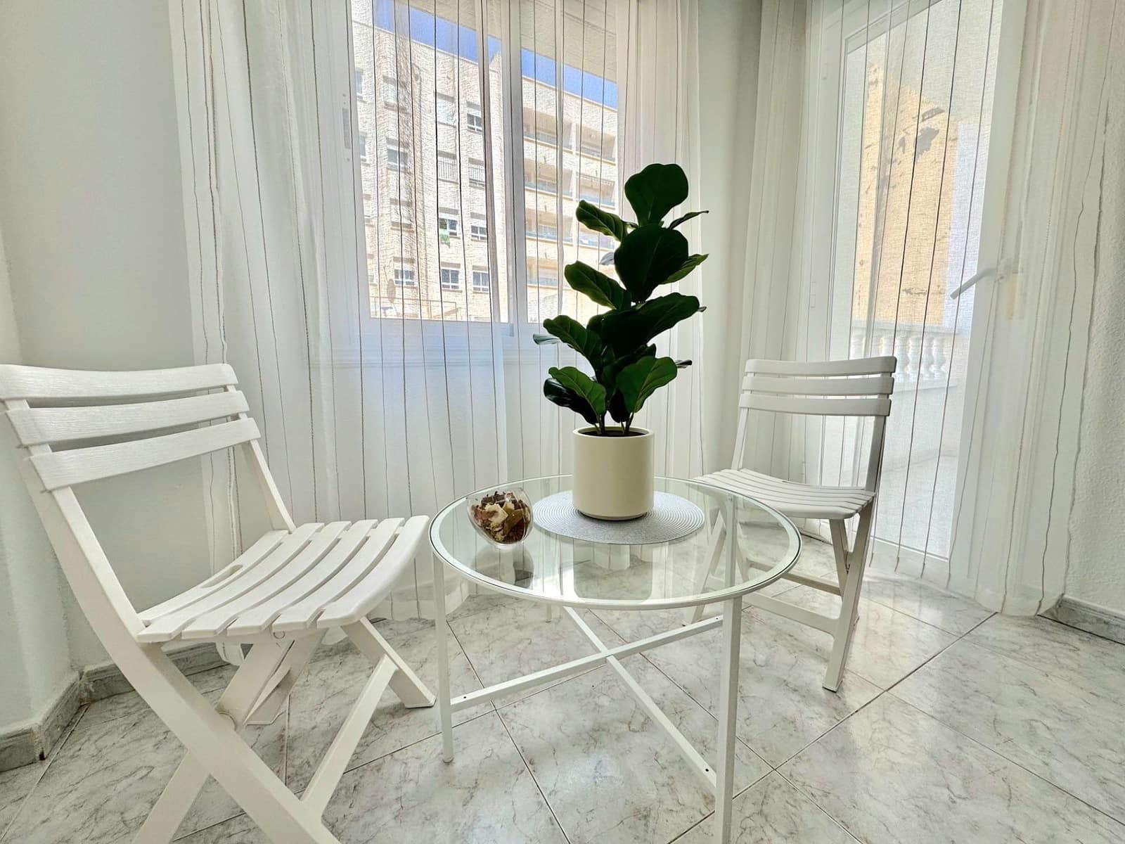 Apartamento de 2 habitaciones en Torrevieja en venta - 129.000 € (Ref: 9835253)