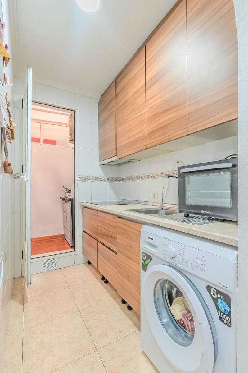 1 slaapkamer Appartement te koop in Torrevieja met zwembad - € 99.900 (Ref: 9844918)