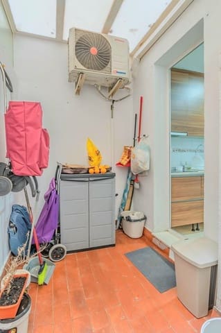 1 slaapkamer Appartement te koop in Torrevieja met zwembad - € 99.900 (Ref: 9844918)