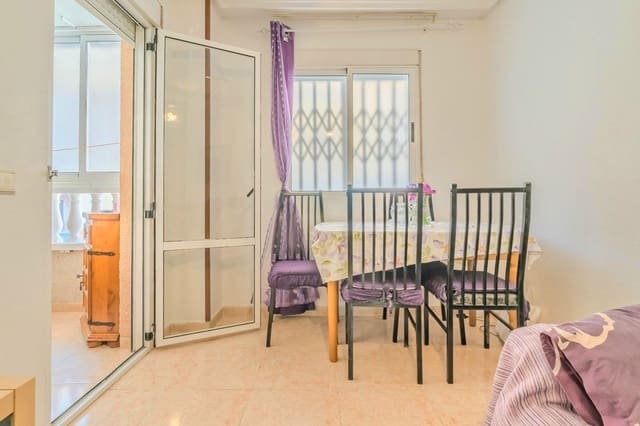 1 slaapkamer Appartement te koop in Torrevieja met zwembad - € 99.900 (Ref: 9844918)