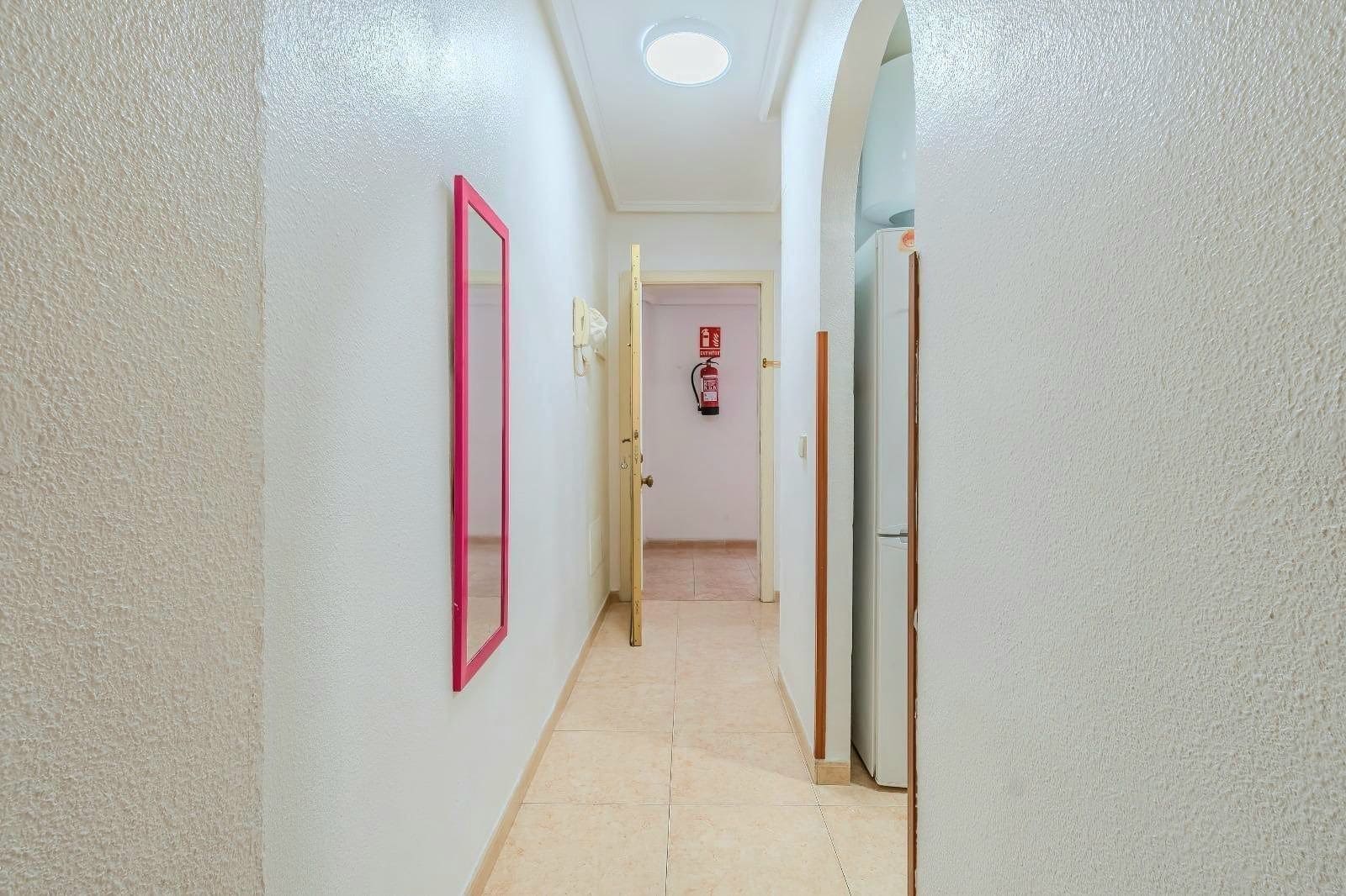 1 slaapkamer Appartement te koop in Torrevieja met zwembad - € 99.900 (Ref: 9844918)