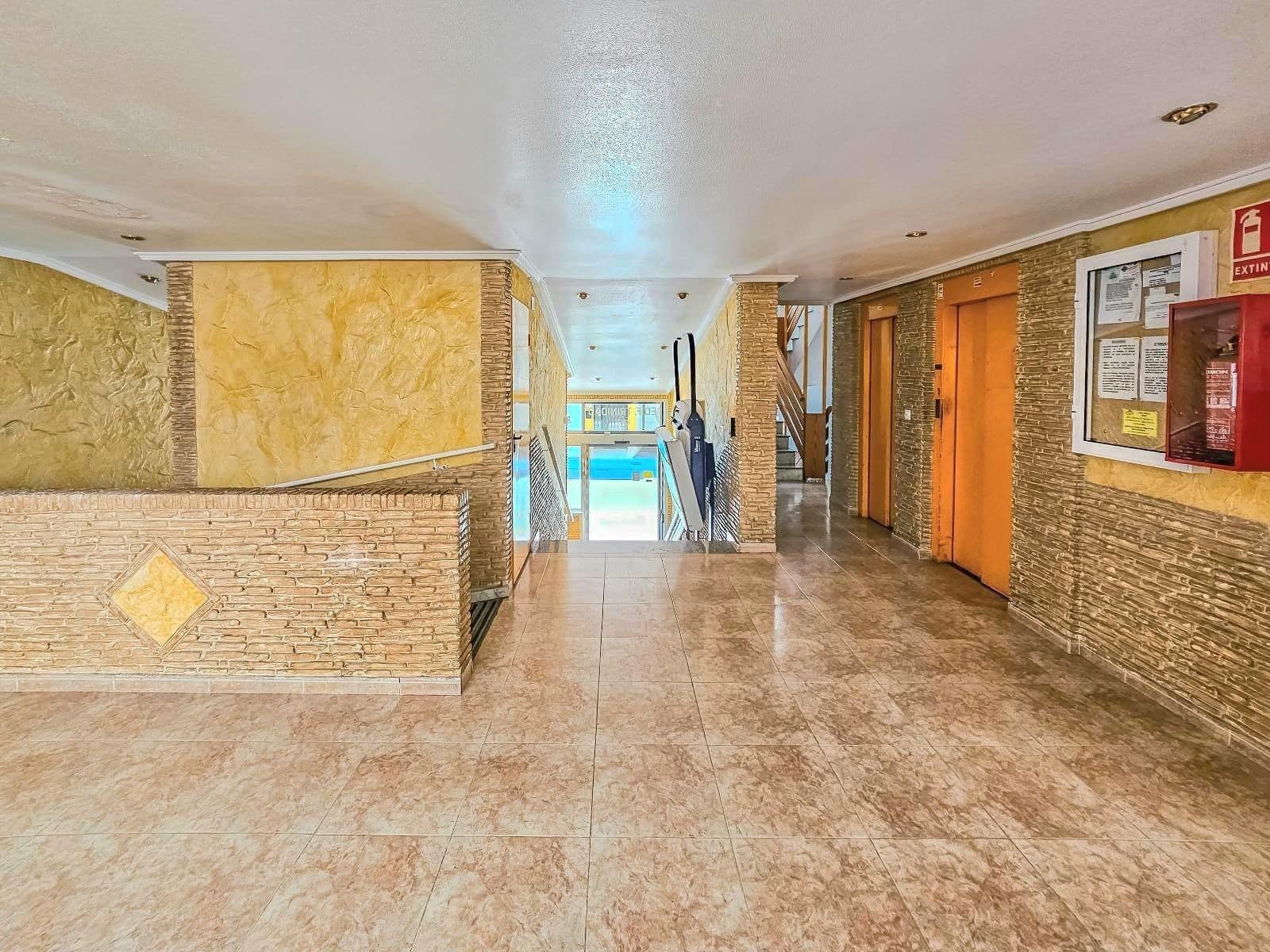 1 slaapkamer Appartement te koop in Torrevieja met zwembad - € 99.900 (Ref: 9844918)