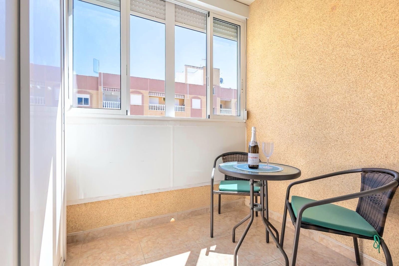 1 soverom Leilighet til salgs i Torrevieja med svømmebasseng garasje - € 124 000 (Ref: 9844921)