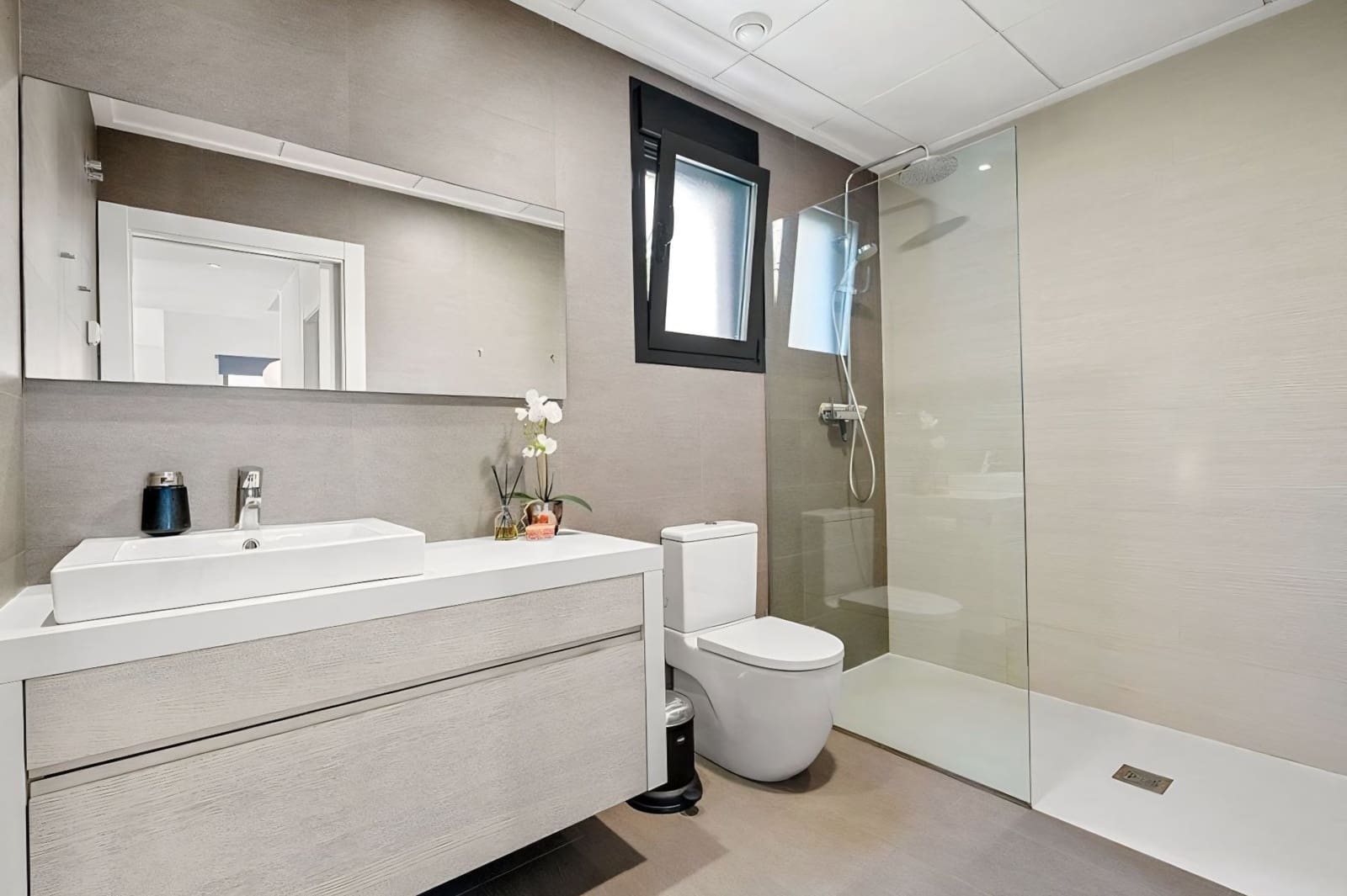 3 soverom Villa til salgs i Ciudad Quesada med svømmebasseng garasje - € 449 000 (Ref: 9849036)
