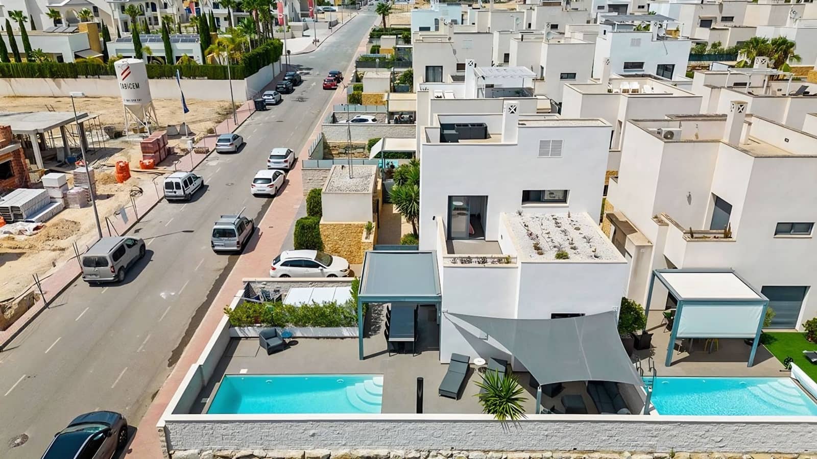3 soverom Villa til salgs i Ciudad Quesada med svømmebasseng garasje - € 449 000 (Ref: 9849036)