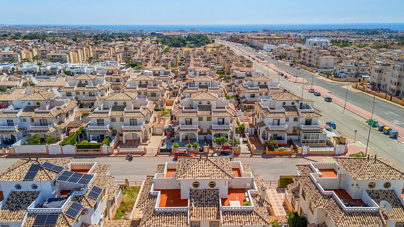 Pareado de 2 habitaciones en Orihuela Costa en venta con piscina garaje - 219.000 € (Ref: 9854981)