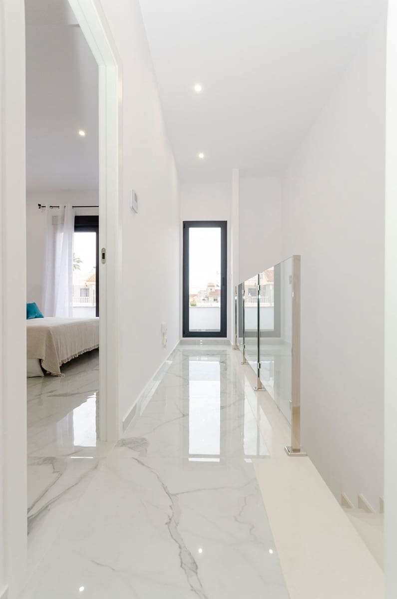 3 Zimmer Villa zu verkaufen in Torrevieja mit Pool Garage - 424.000 € (Ref: 9861560)