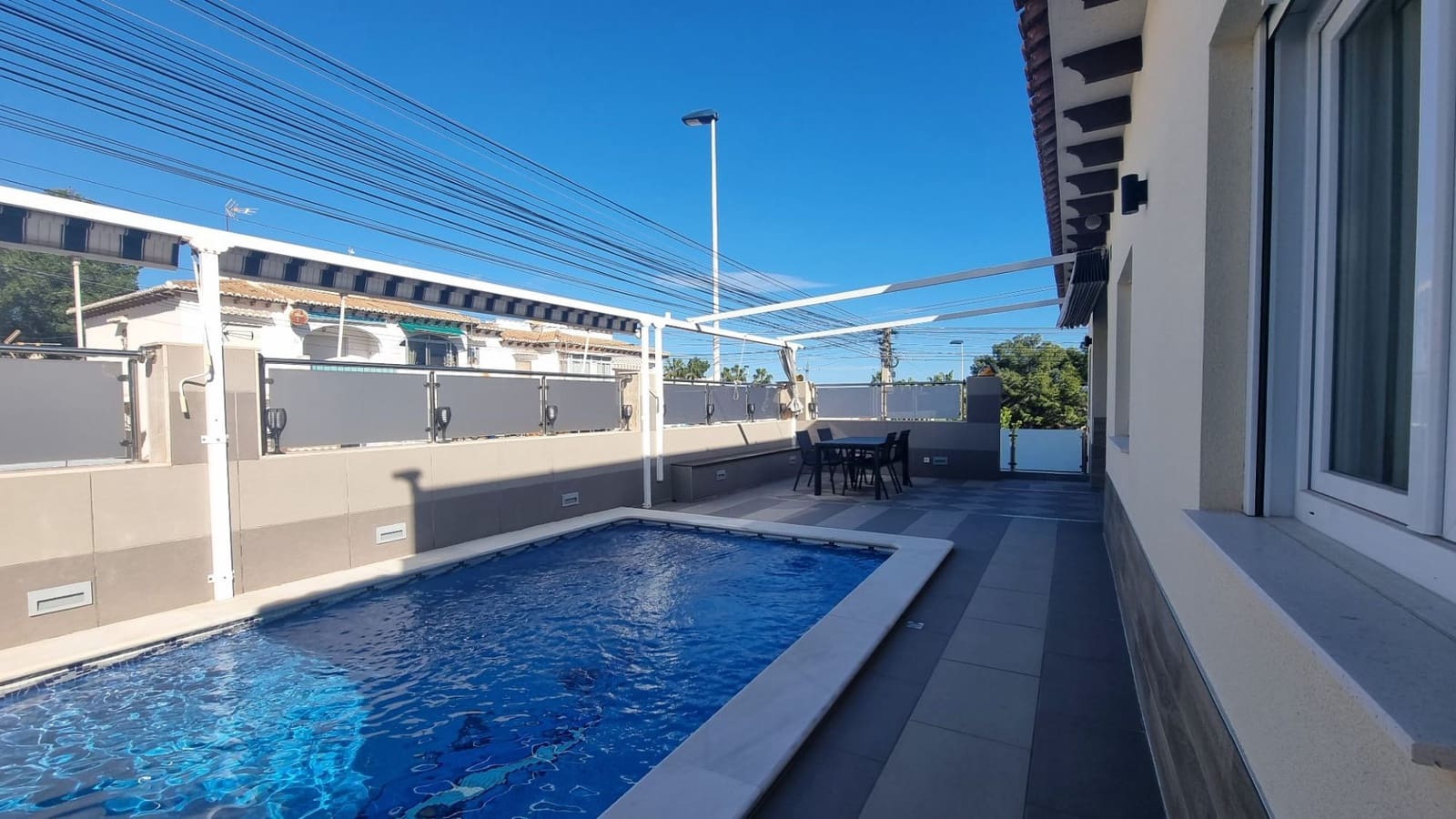 5 soverom Villa til salgs i Torrevieja med svømmebasseng garasje - € 499 000 (Ref: 9861562)