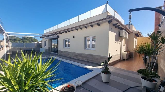 5 soverom Villa til salgs i Torrevieja med svømmebasseng garasje - € 499 000 (Ref: 9861562)