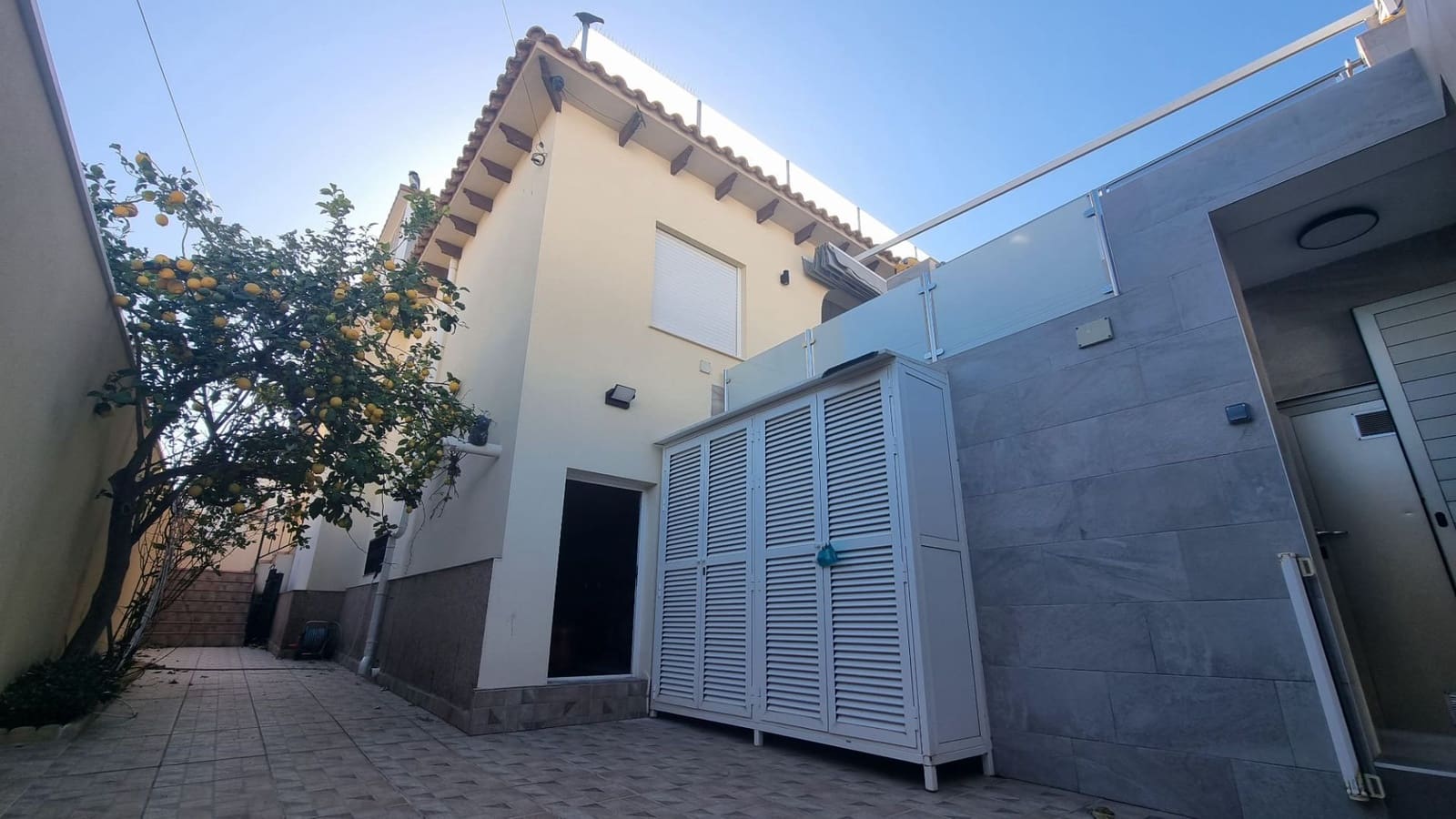 5 soverom Villa til salgs i Torrevieja med svømmebasseng garasje - € 499 000 (Ref: 9861562)