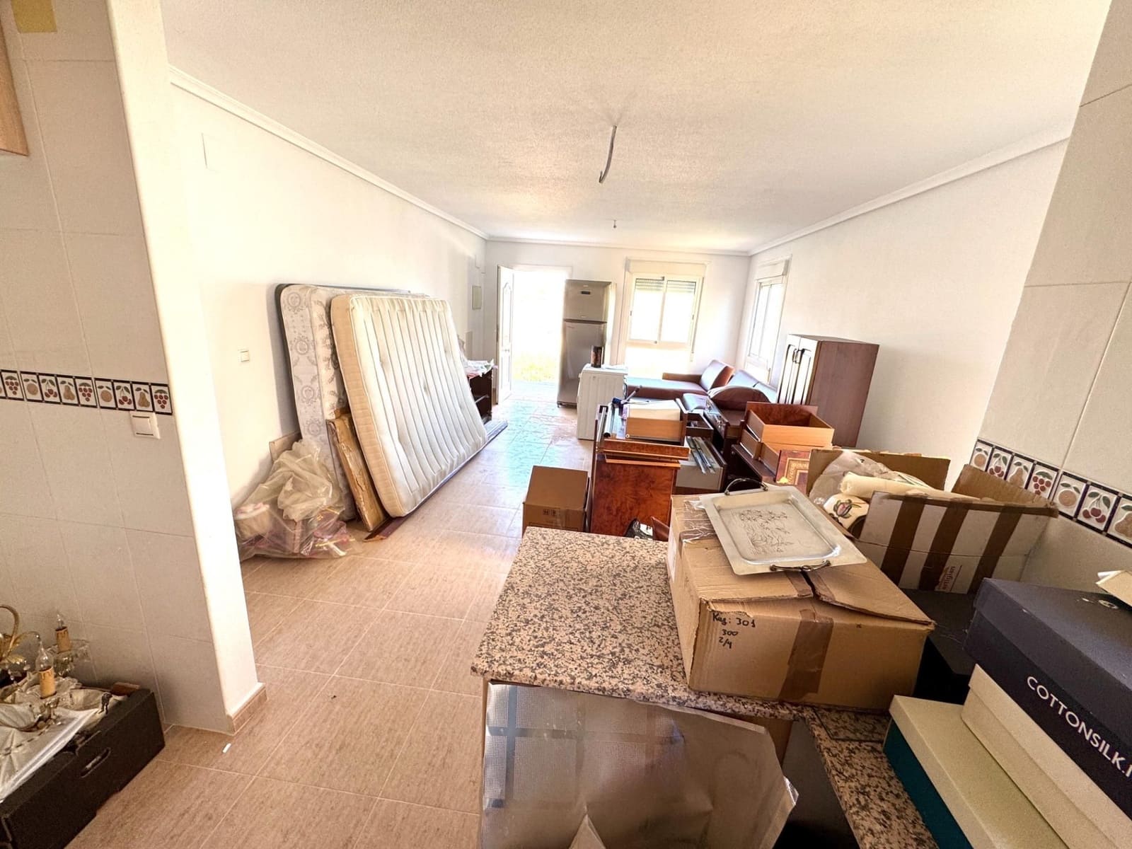 1 slaapkamer Halfvrijstaande villa te koop in Avileses met garage - € 110.000 (Ref: 9864078)