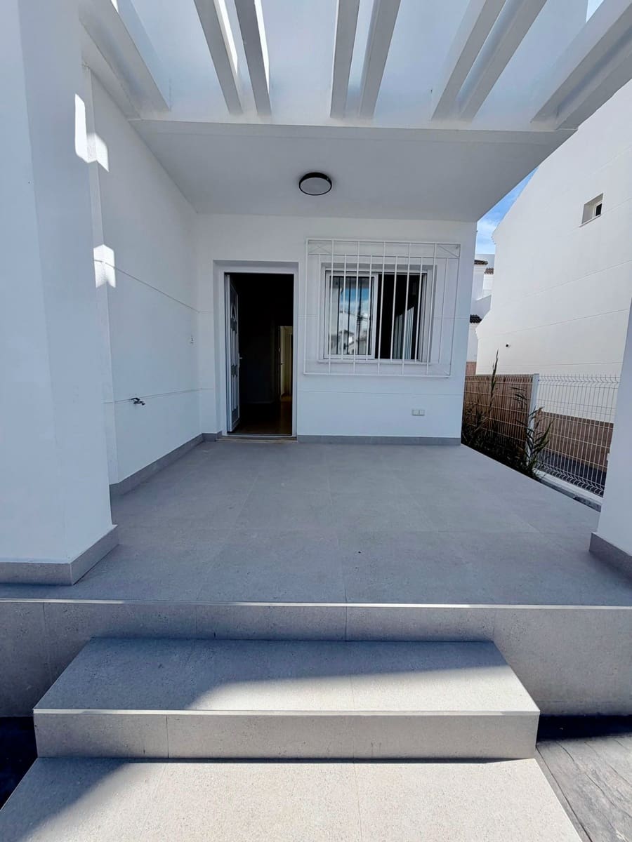 3 Zimmer Villa zu verkaufen in San Fulgencio mit Pool Garage - 275.000 € (Ref: 9866548)