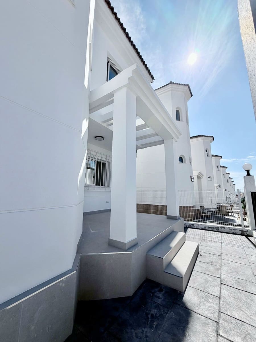3 Zimmer Villa zu verkaufen in San Fulgencio mit Pool Garage - 275.000 € (Ref: 9866548)
