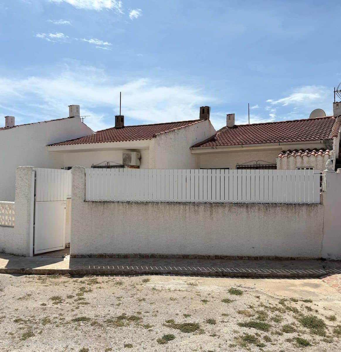 2 bedroom Bungalow for sale in Torrevieja - € 89,750 (Ref: 9872973)