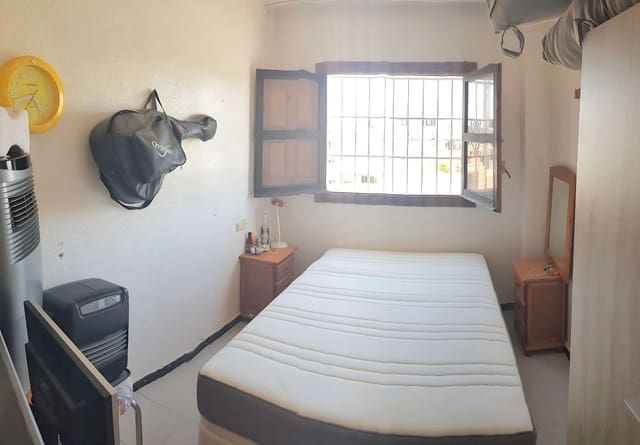1 soveværelse Bungalow til salg i Torrevieja - € 80.000 (Ref: 9877929)
