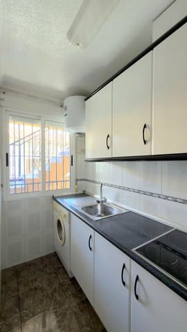 1 soveværelse Lejlighed til salg i Torrevieja med swimmingpool - € 124.900 (Ref: 9889762)