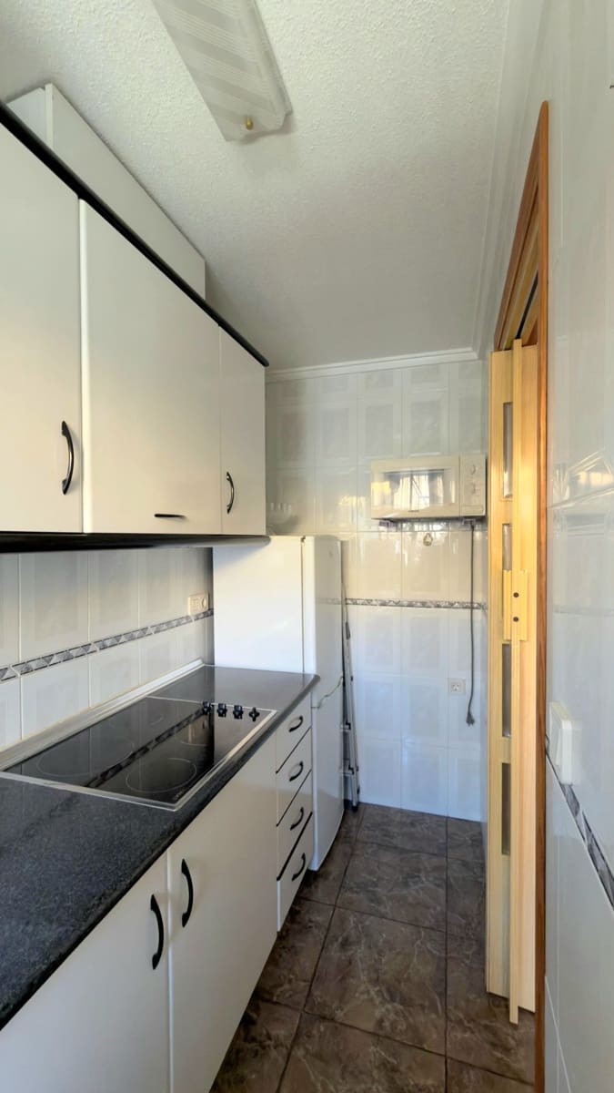 1 soveværelse Lejlighed til salg i Torrevieja med swimmingpool - € 124.900 (Ref: 9889762)