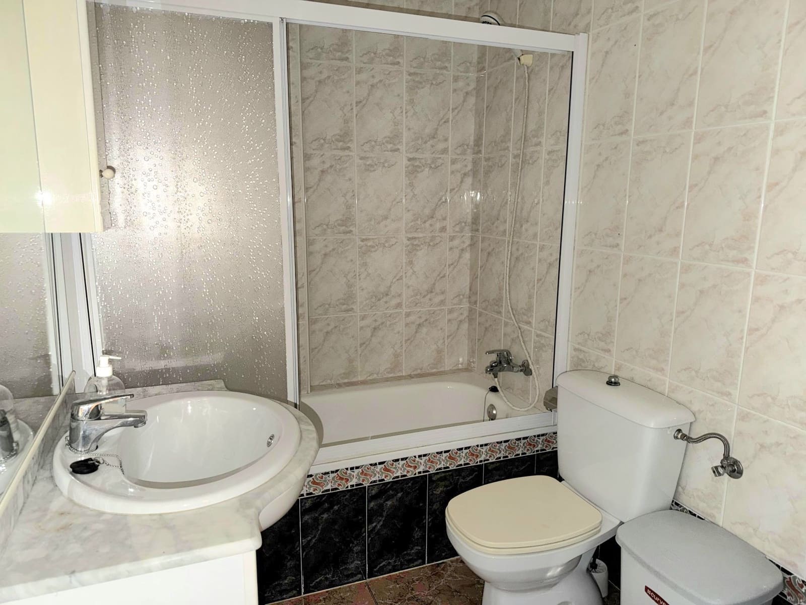 1 soveværelse Lejlighed til salg i Torrevieja med swimmingpool - € 124.900 (Ref: 9889762)