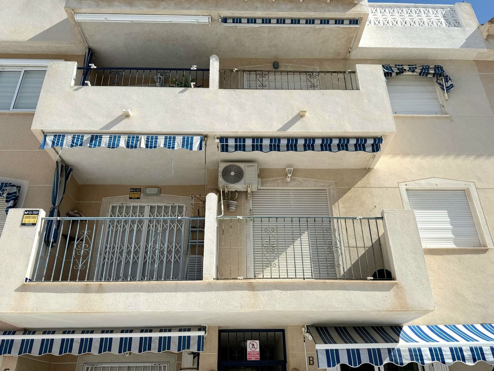 1 soveværelse Lejlighed til salg i Torrevieja med swimmingpool - € 124.900 (Ref: 9889762)