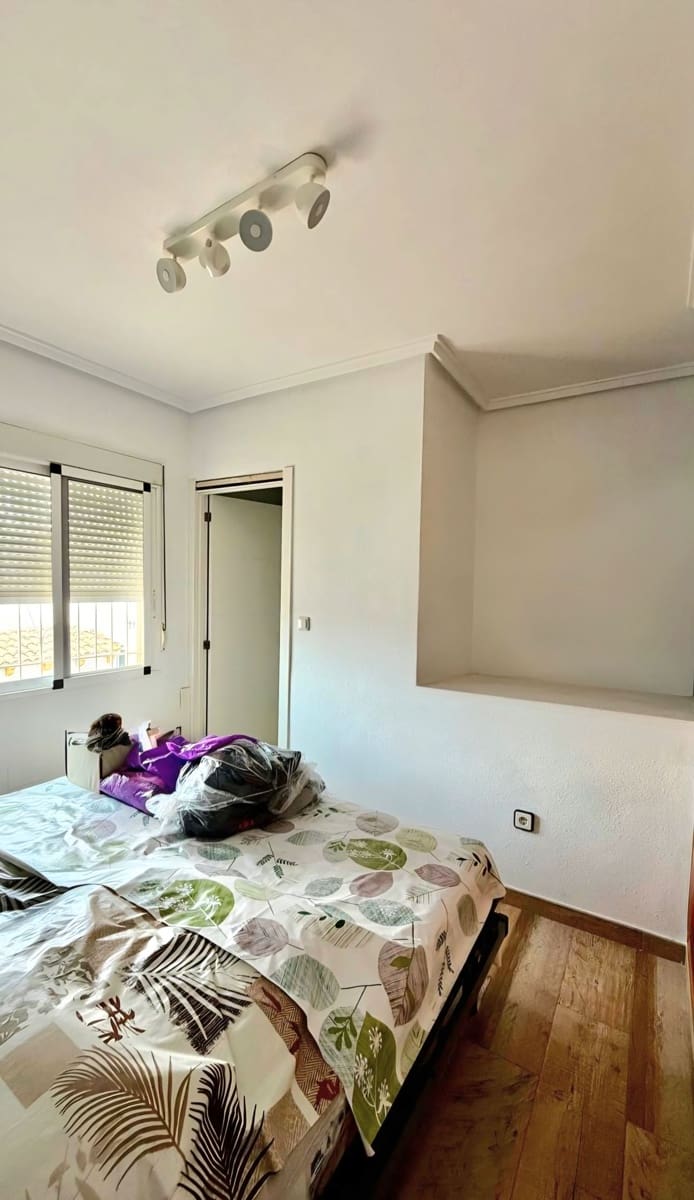 3 camera da letto Villetta Bifamiliare in vendita in Torrevieja con piscina - 182.000 € (Rif: 9891700)