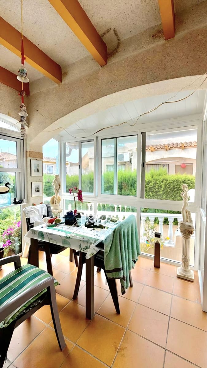 3 camera da letto Villetta Bifamiliare in vendita in Torrevieja con piscina - 182.000 € (Rif: 9891700)