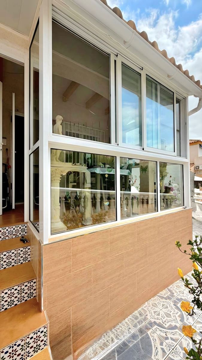 3 camera da letto Villetta Bifamiliare in vendita in Torrevieja con piscina - 182.000 € (Rif: 9891700)