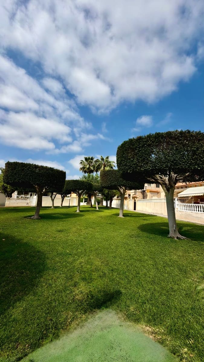 3 camera da letto Villetta Bifamiliare in vendita in Torrevieja con piscina - 182.000 € (Rif: 9891700)