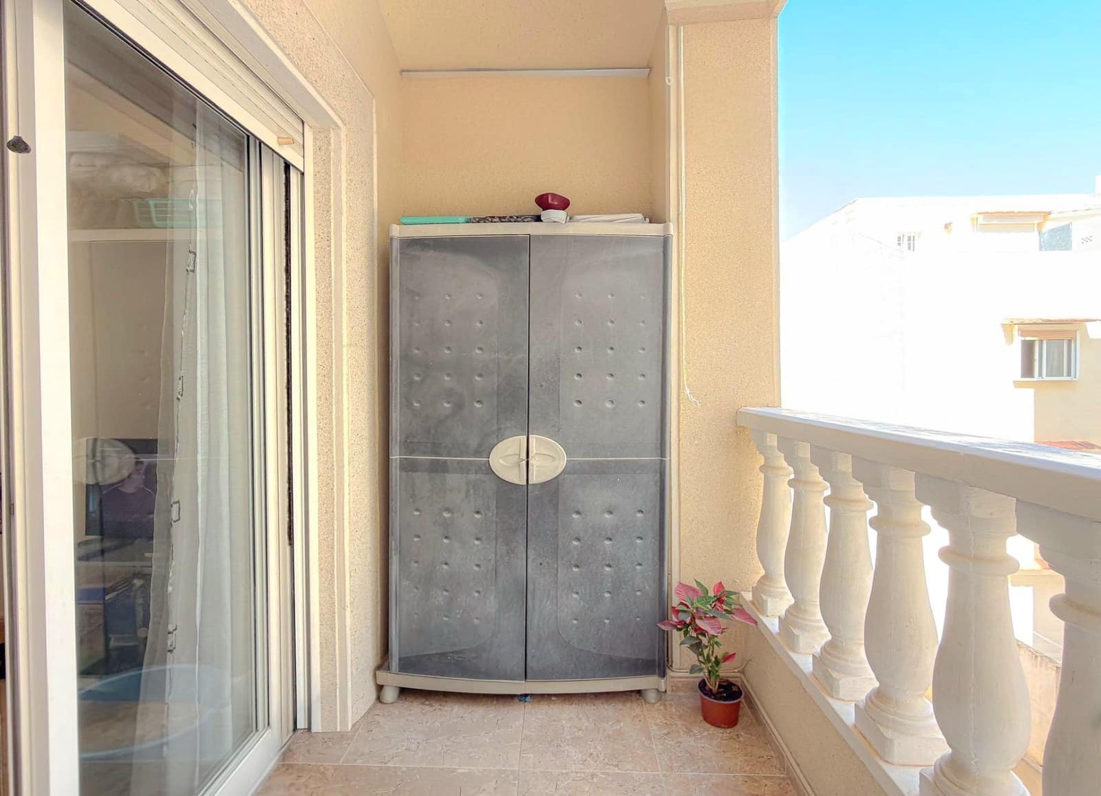 2 bedroom Apartment for sale in Torrevieja with garage - € 122,000 (Ref: 9900077)