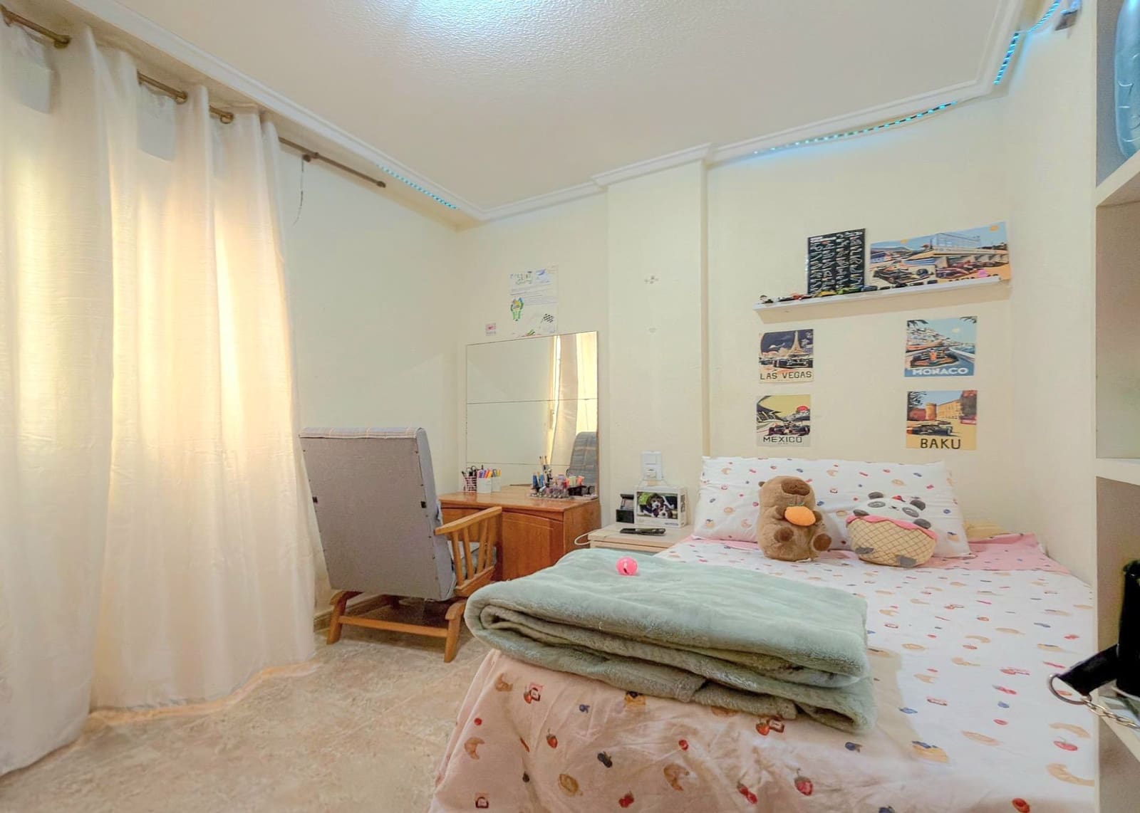 2 bedroom Apartment for sale in Torrevieja with garage - € 122,000 (Ref: 9900077)