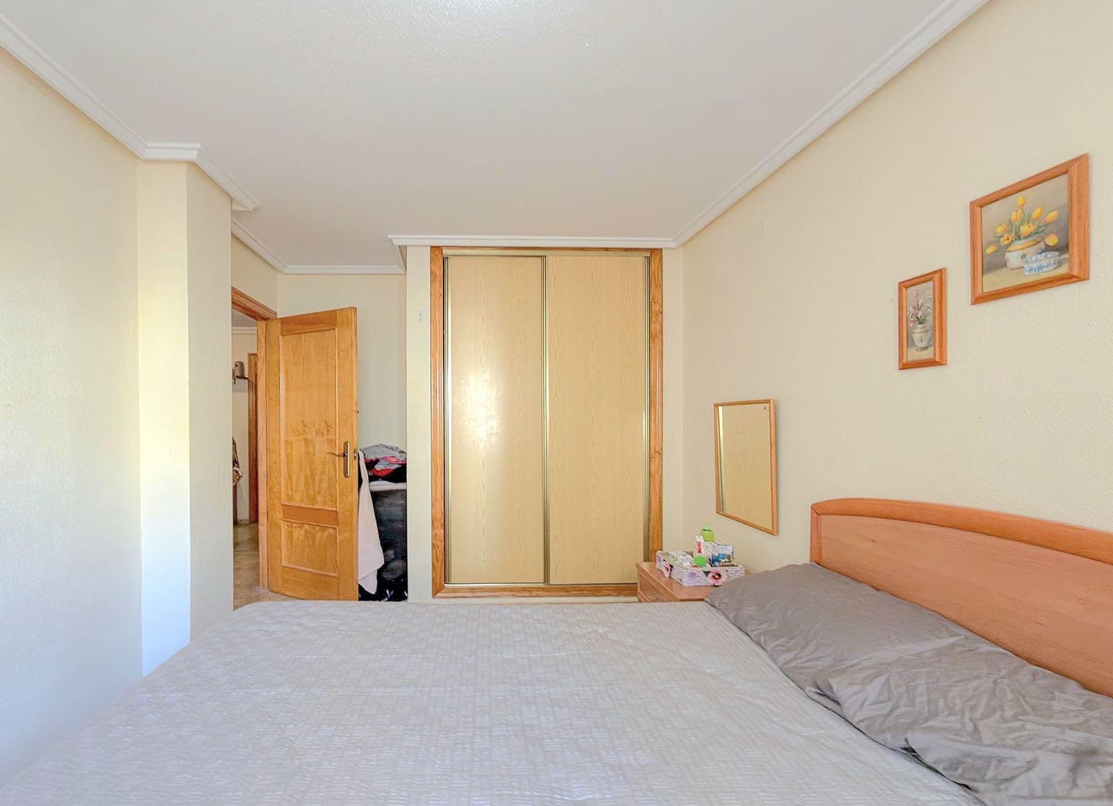 2 bedroom Apartment for sale in Torrevieja with garage - € 122,000 (Ref: 9900077)