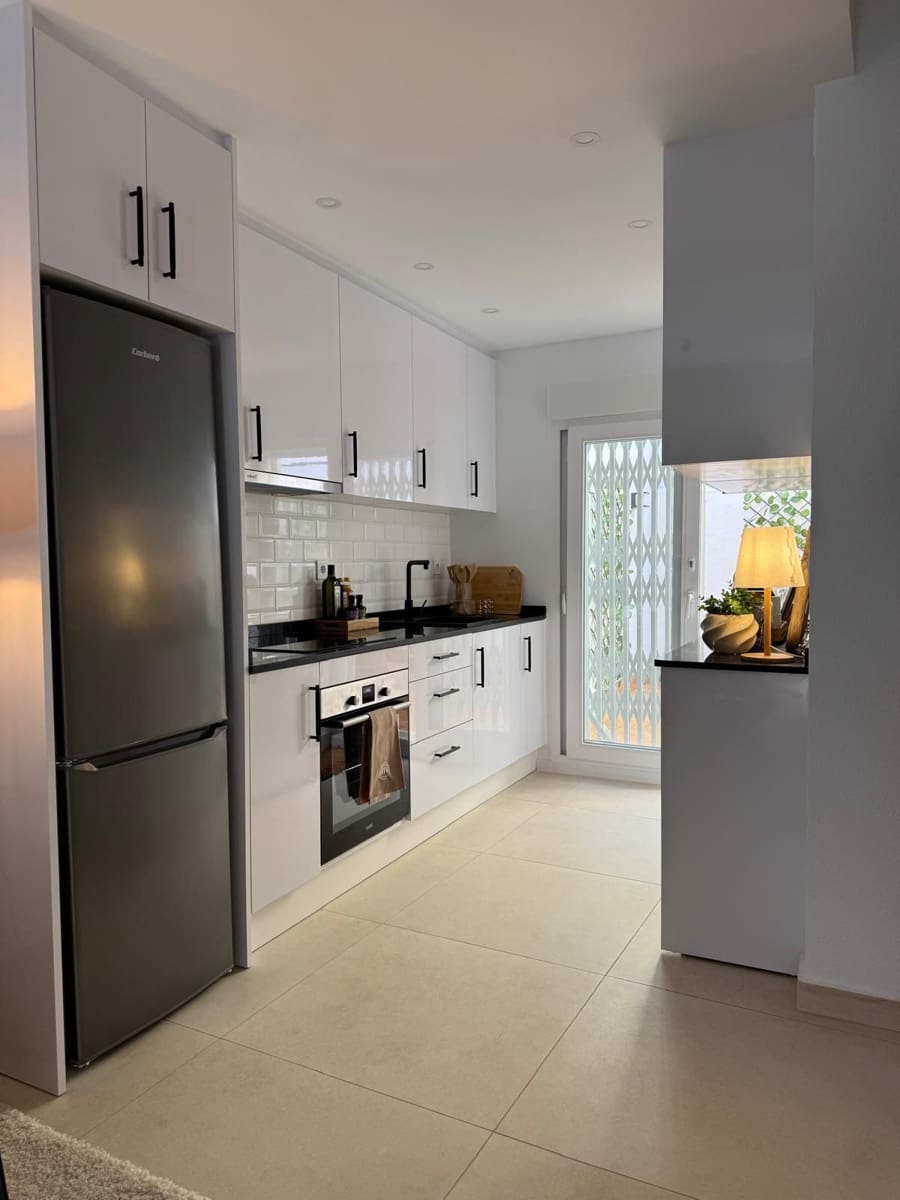 3 slaapkamer Appartement te koop in Torrevieja - € 169.000 (Ref: 9902826)