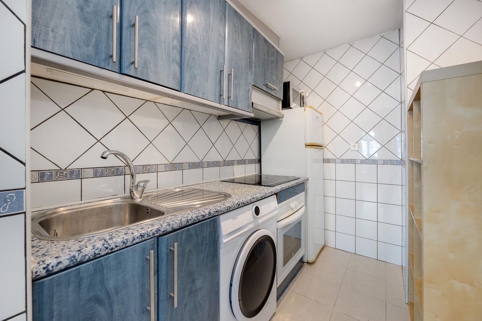 2 slaapkamer Bungalow te koop in Torrevieja met zwembad - € 139.500 (Ref: 9902828)