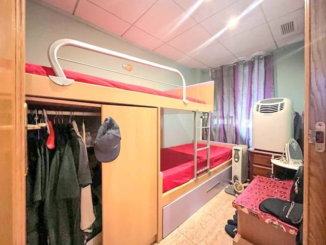 Apartamento de 2 habitaciones en Torrevieja en venta con piscina garaje - 159.900 € (Ref: 9910047)