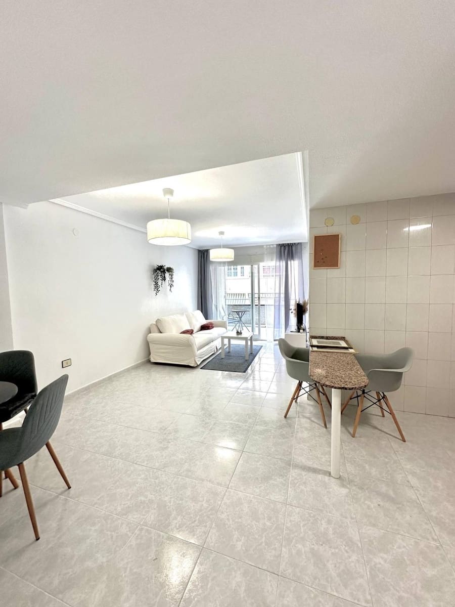 2 makuuhuone Huoneisto myytävänä paikassa Torrevieja - 139 000 € (Ref: 9910048)