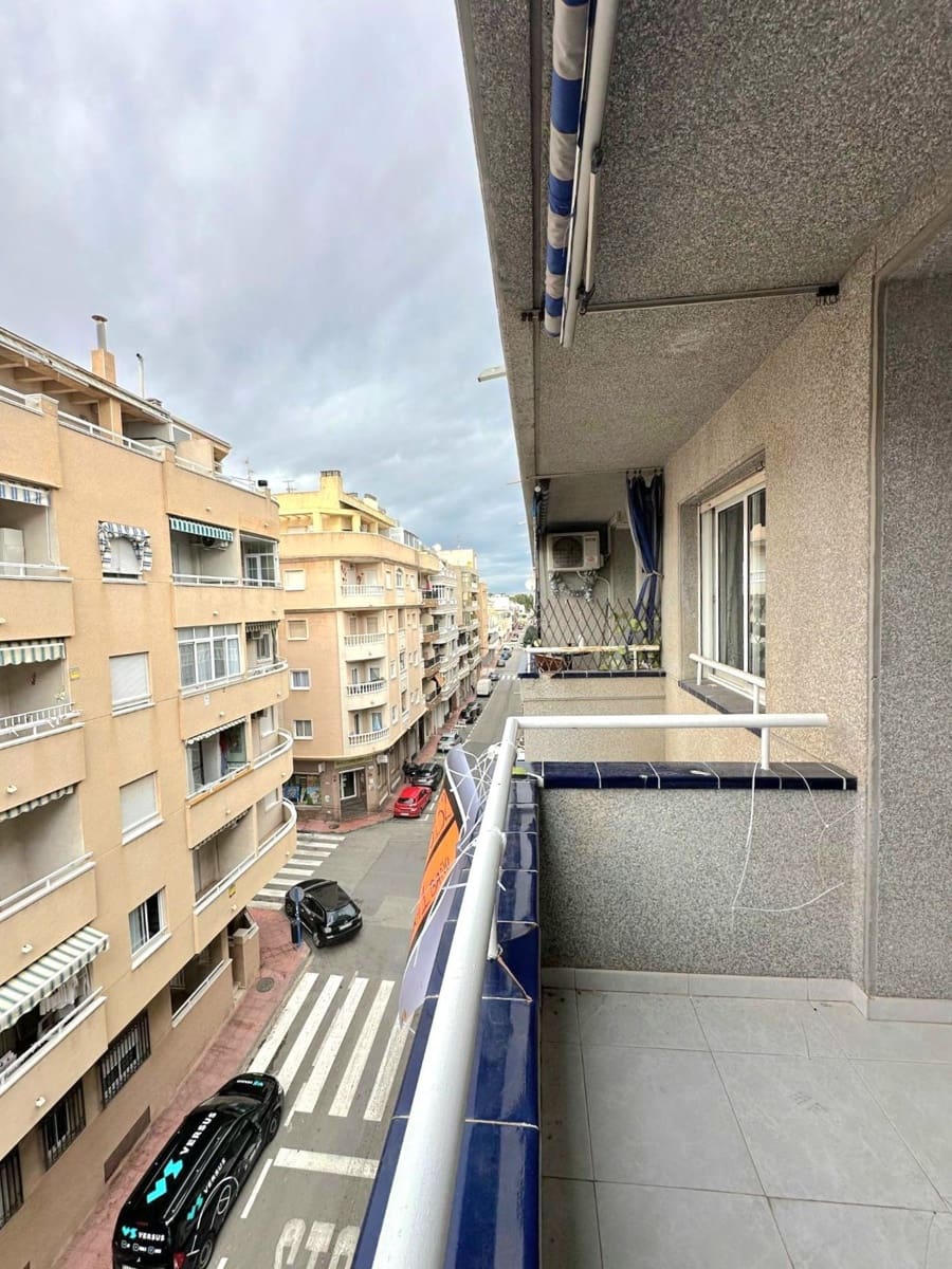 2 makuuhuone Huoneisto myytävänä paikassa Torrevieja - 139 000 € (Ref: 9910048)