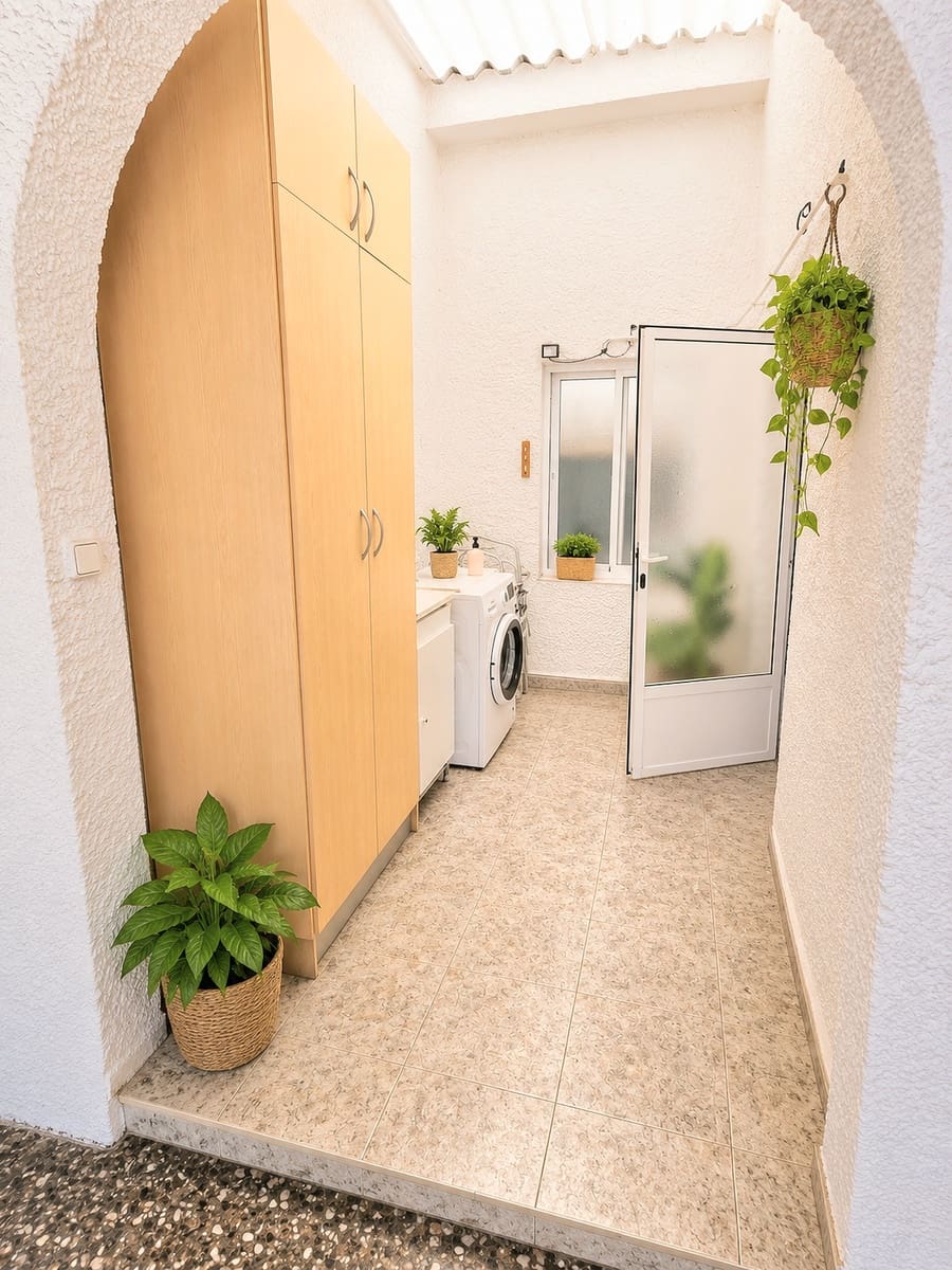 Bungalow de 2 habitaciones en Torrevieja en venta con garaje - 189.900 € (Ref: 9912523)