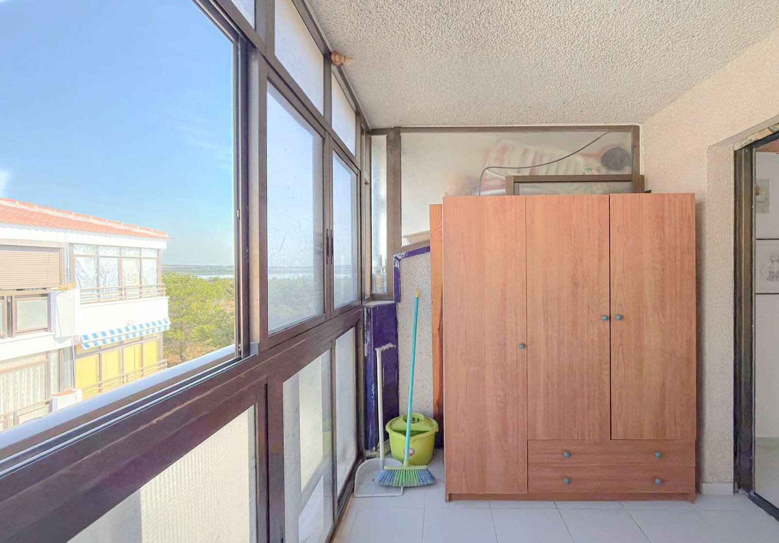 Studio til salgs i Torrevieja med garasje - € 69 900 (Ref: 9912526)