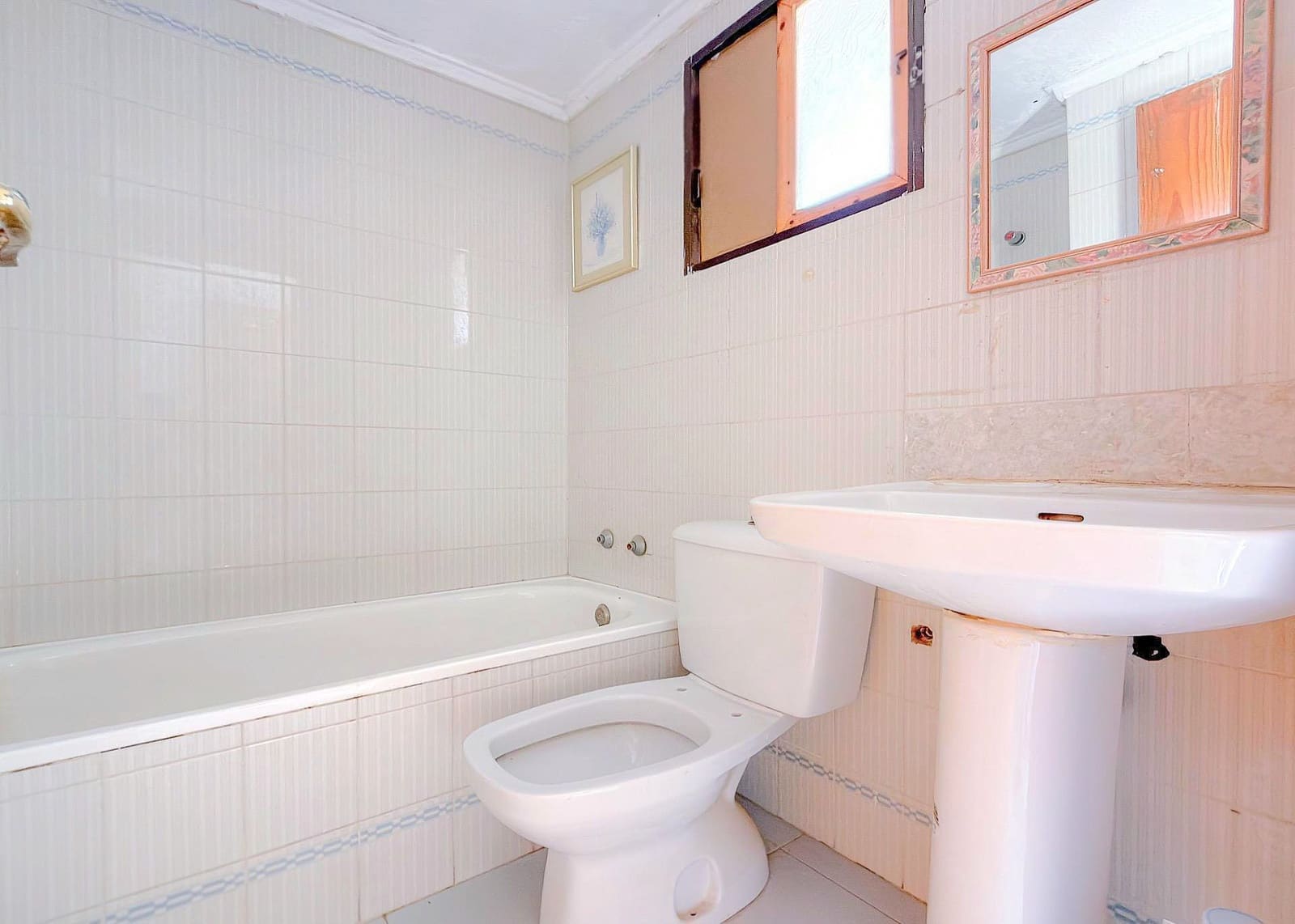Studio til salgs i Torrevieja med garasje - € 69 900 (Ref: 9912526)