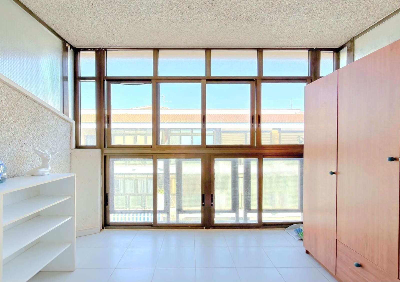 Studio til salgs i Torrevieja med garasje - € 69 900 (Ref: 9912526)